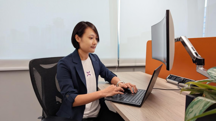 Former TCM practitioner, Yan Chun, dedicated herself to data science, utilising AI to enhance healthcare services